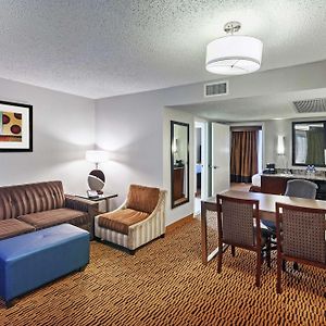 One-Bedroom King Suite Roll Shower Mobility Access or Non-Smoking